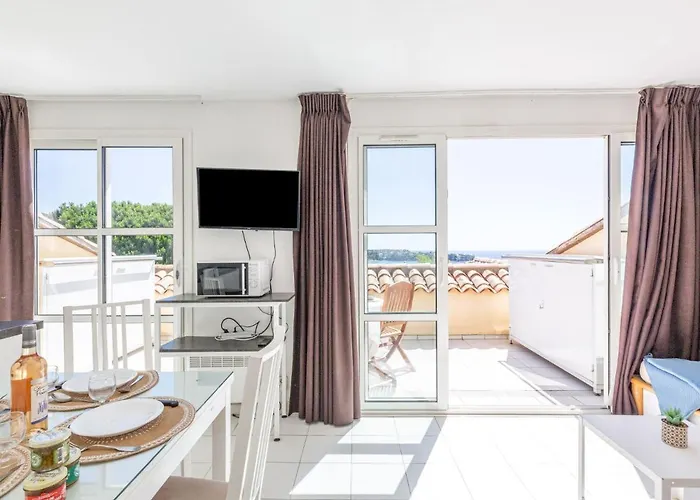 Le Belvedere - V3 207 By Interhome * Сен-Рафаэль