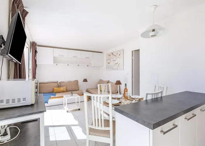 Le Belvedere - V3 207 By Interhome Saint-Raphaël